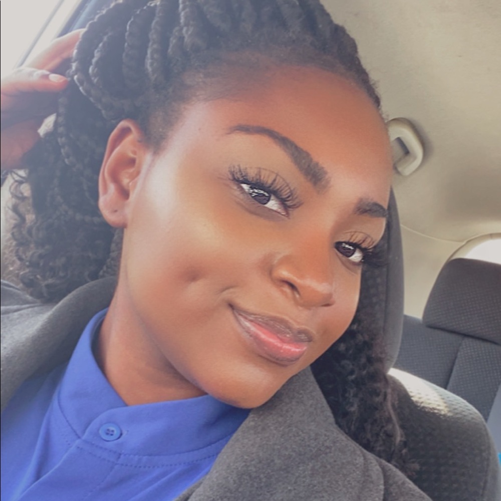 Meet your Posher, Annamica